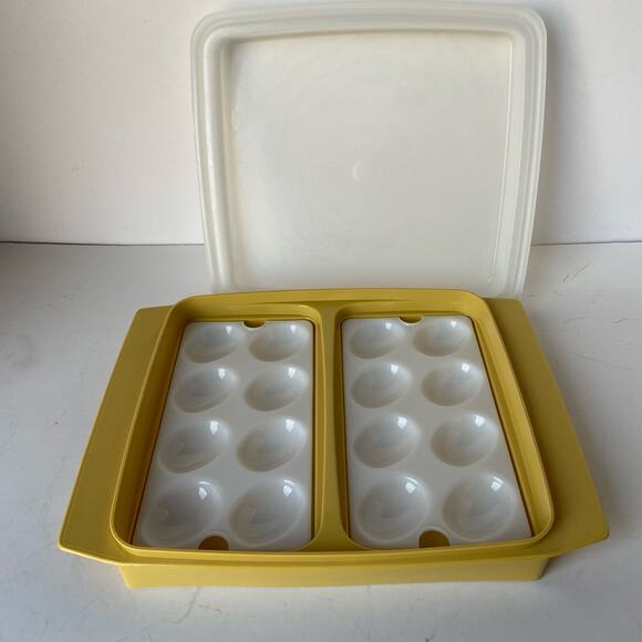 Vintage Tupperware Deviled Egg Keeper Carrier Tray Container Harvest Gold - Picture 2 of 12